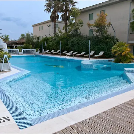 Beautiful Holiday In Near Sea Vakantiehuis