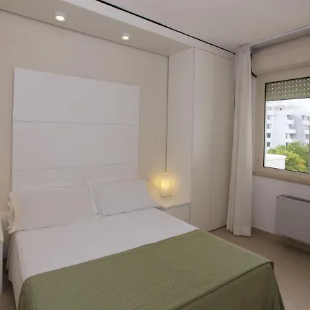 Beautiful Holiday In Near Sea Vakantiehuis